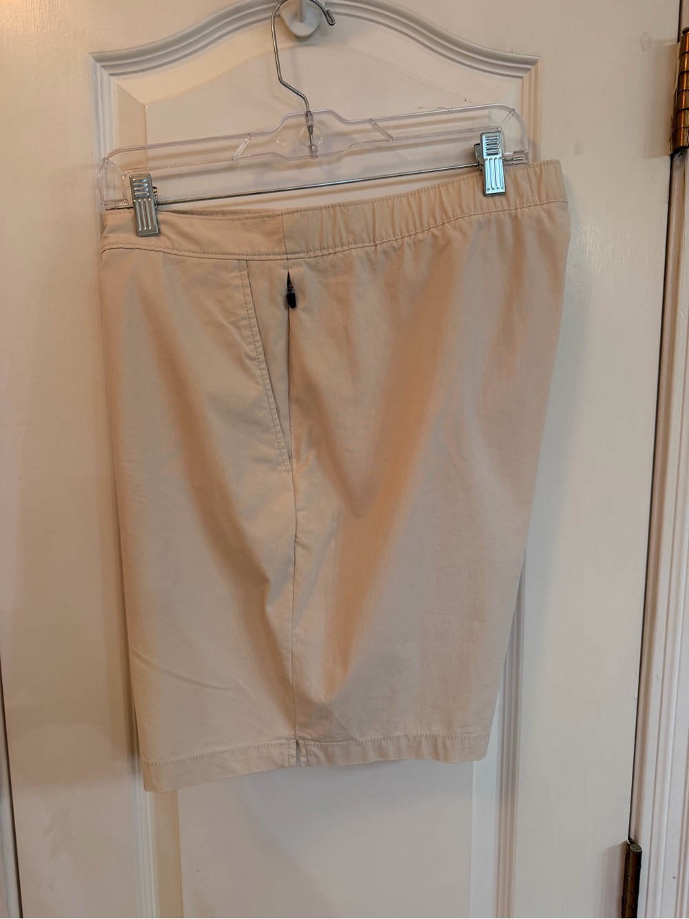 Old Navy Men's Beige Flat-Front Built in Flex Shorts
